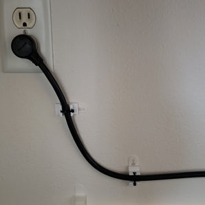 Supporto per cavi a zip Command Strip per alimentazione