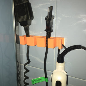 Portacavi con gancio per 3 cavi