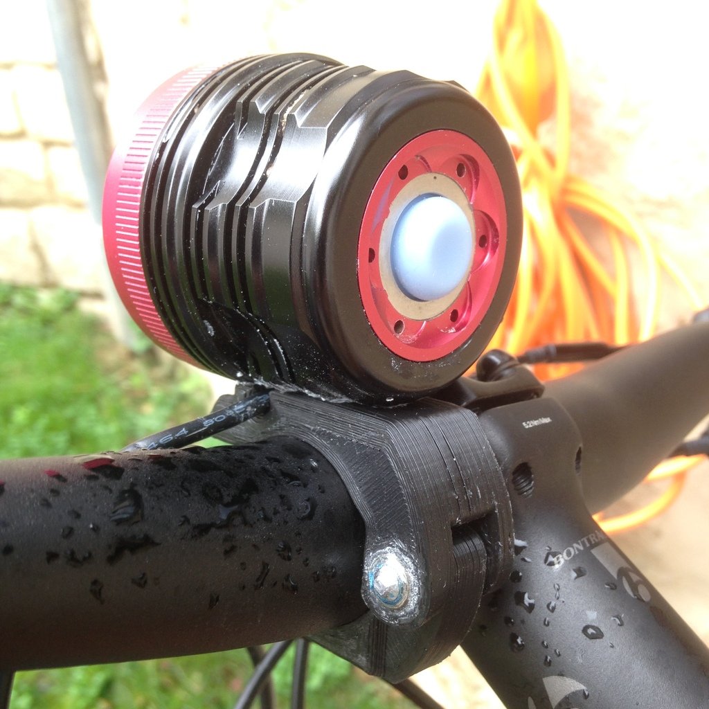 Supporto luce BIKE da 32 mm per mountain bike e montaggio luci per biciclette