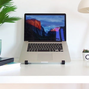 Supporto geometrico per MacBook Pro 2016