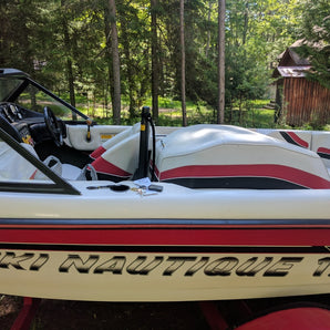 Guida di guida per copertura motore entrobordo