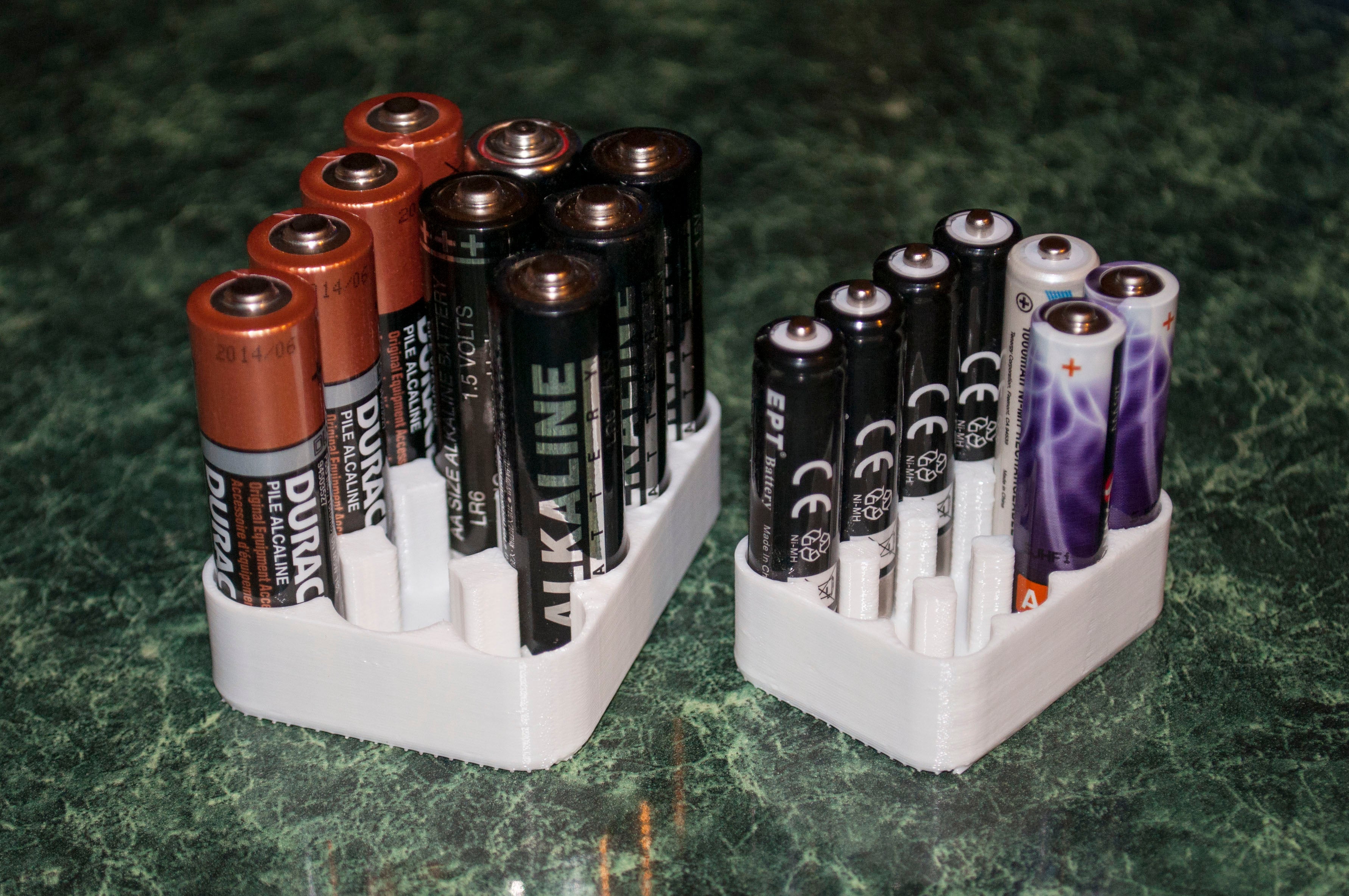 Portabatterie per batterie AA, AAA e 18650
