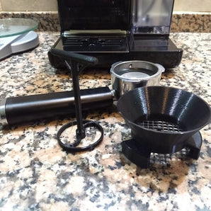 Imbuto per portafiltro espresso con funzione di distribuzione