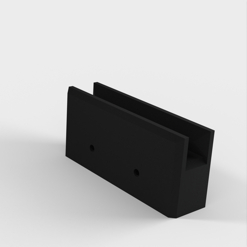 Vassoio per scrivania Bekant di IKEA per adattatori USB-C