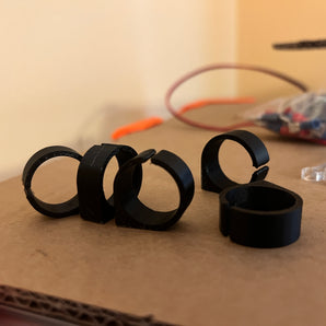 Clip per cavi con diametro interno di 20 mm per colla o nastro biadesivo