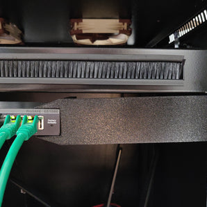 Switch Netgear GS108E da montare su rack