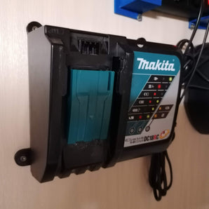 Supporto a parete per caricabatterie Makita 18V, 4 pezzi – Ottimizza la tua officina