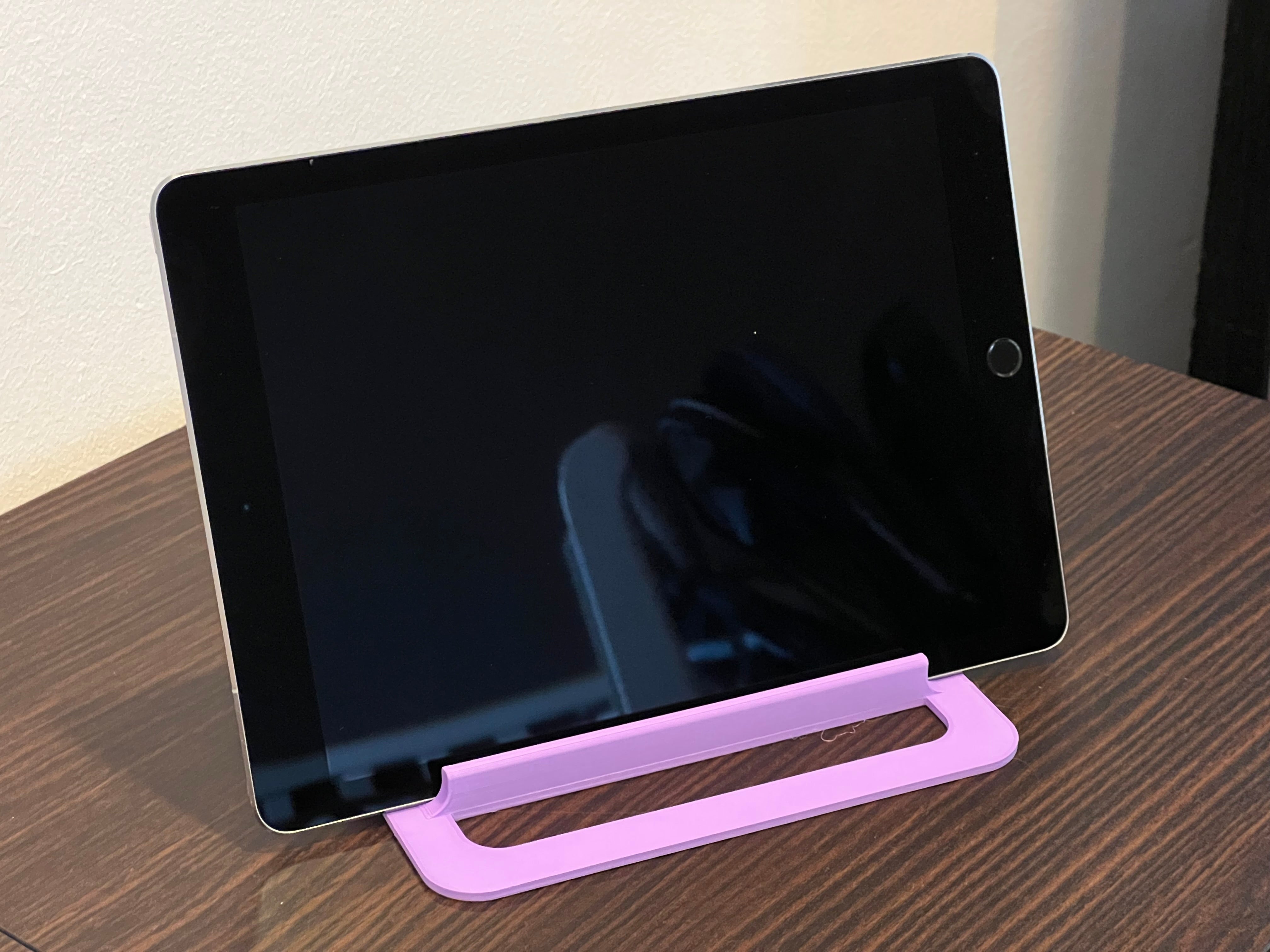 Supporto per iPad oversize in polimero PolyTerra viola