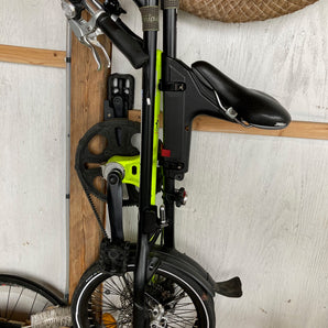 Supporto a parete per bicicletta pieghevole Strida - Ottimizza il tuo spazio di archiviazione