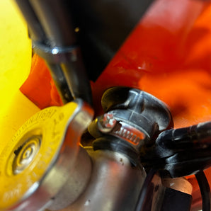 Fascetta per cavo KTM 500 per cavo acceleratore - Montaggio protettivo per dirtbike
