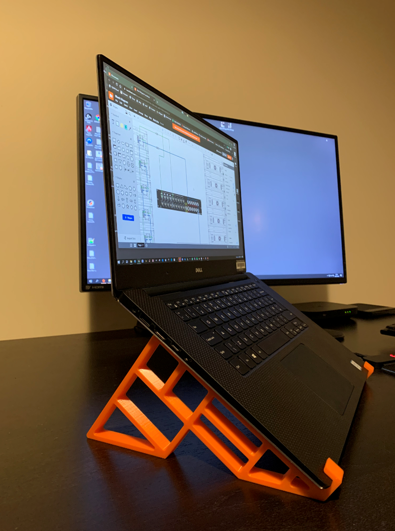 Supporto per laptop Dell XPS 15 per un posizionamento ergonomico sulla scrivania