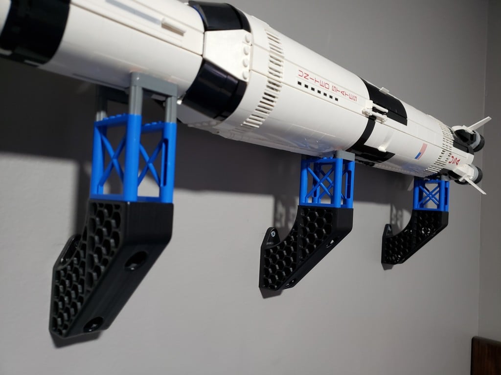 Vægmonteret holder til Lego Saturn V-model