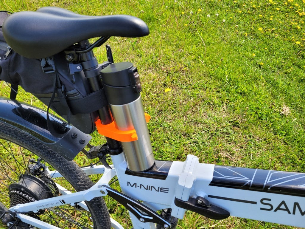 Portabottiglie da bicicletta montato sul sedile con regolazione parametrica Fusion 360