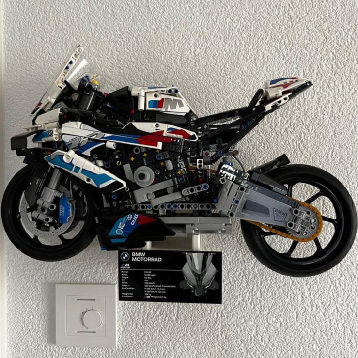 Supporto da parete per LEGO Technics BMW S1000RR