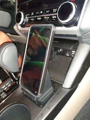 Supporto magnetico per telefono per console centrale Subaru Outback 2018