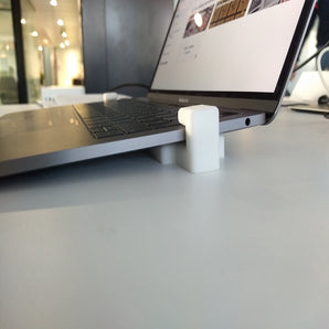 Piedino di supporto/dock per MacBook Pro 13 2019