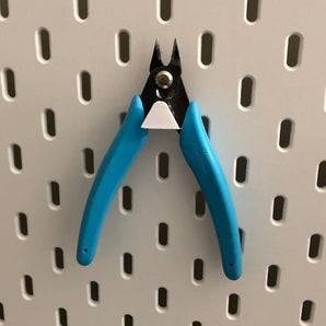 Pratico supporto per tronchesi per filo per pannello a parete IKEA Skadis