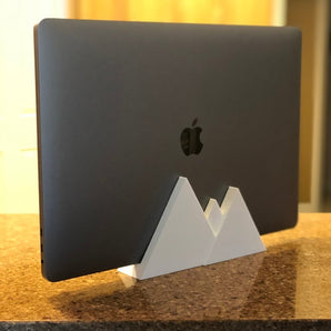 Supporto verticale per MacBook Pro – 15 pollici (2018) con design Bjerg