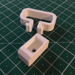 Clip per cavi per una gestione efficiente dei cavi