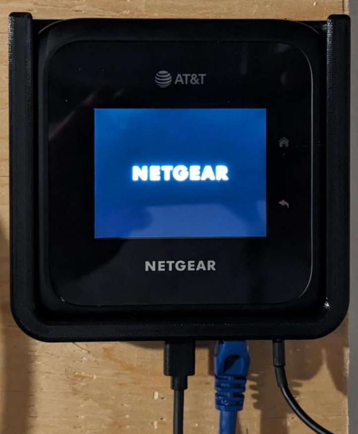 Netgear Nighthawk M6 Pro Montaggio a Muro