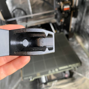 Clip per cintura per utensili pneumatici con ritenzione
