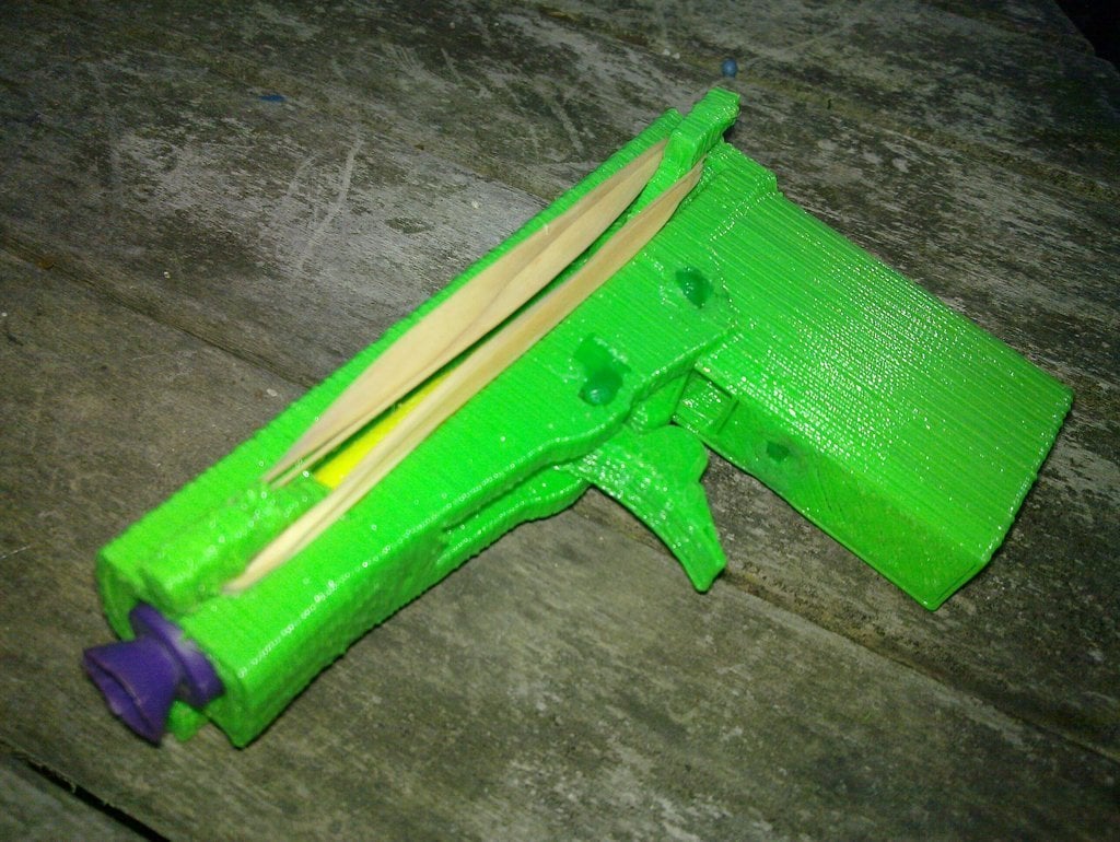 Pistola per freccette in schiuma per tipi di schiuma NERF(TM).