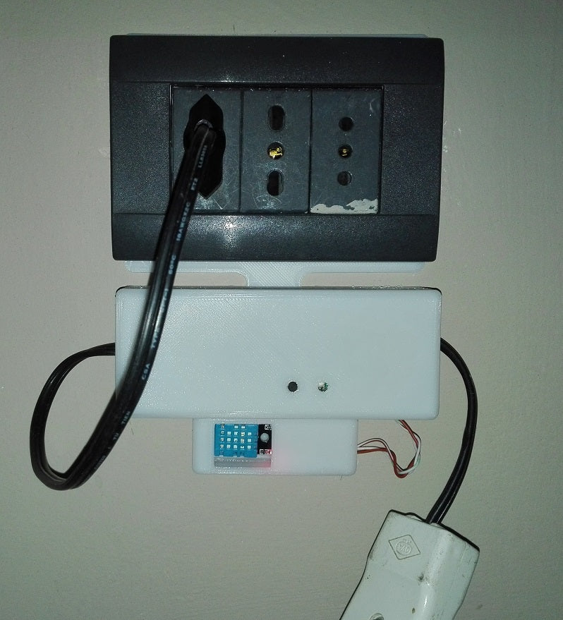 Sonoff Basic Wifi Switch montato a parete include - Versione europea