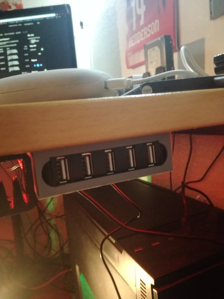 Hub USB Sanberg per montaggio a parete e su scrivania