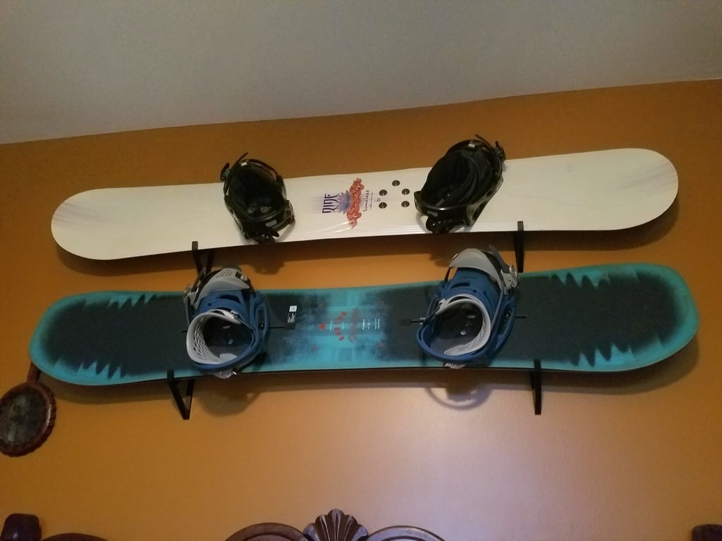 Montaggio a parete per Snowboard