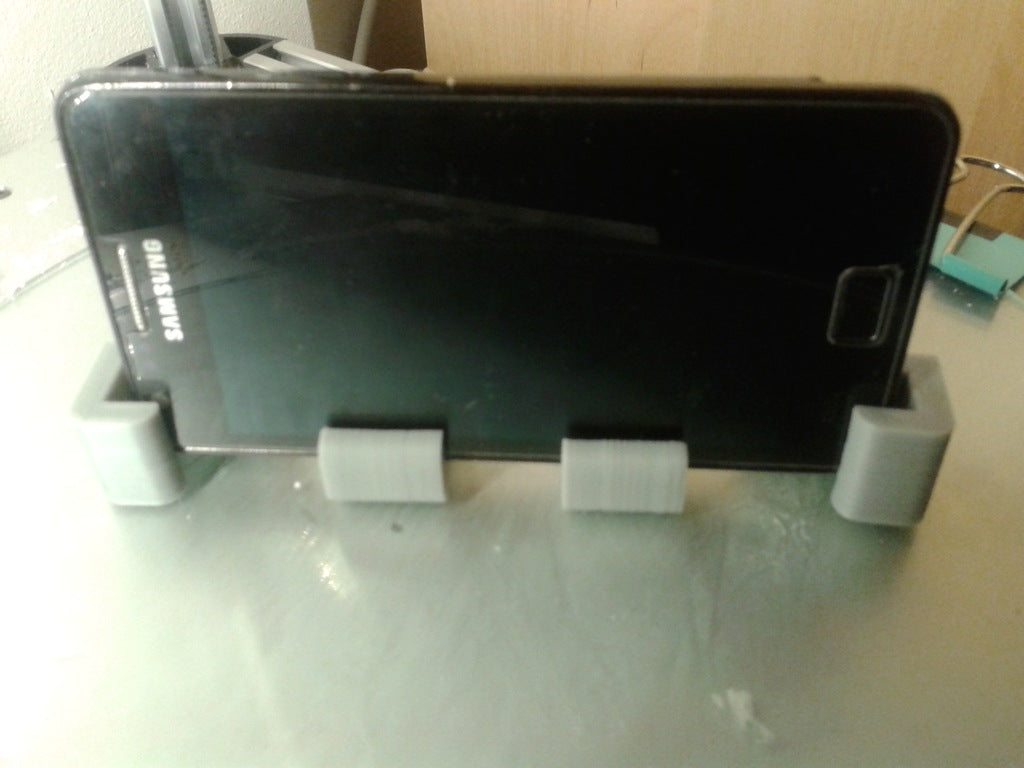 Supporto a parete per tablet/telefono con clip - Spessore inferiore a 1,1 cm