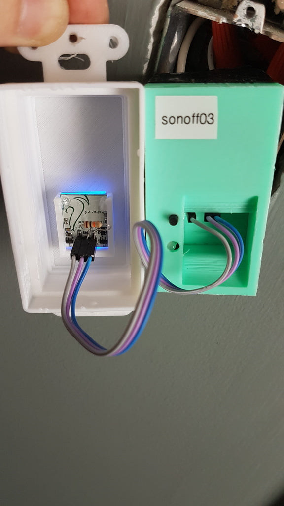 Sonoff Basic Decora con versione touch capacitivo