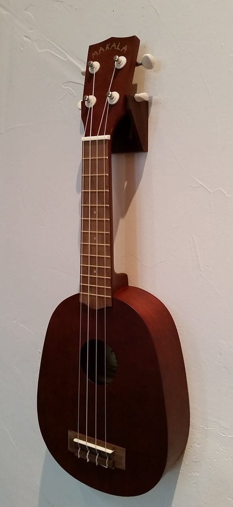 Appendiabiti da parete per ukulele con distanza regolabile