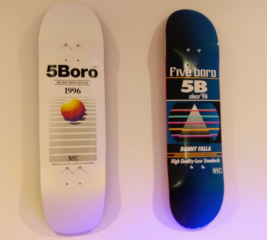 Montaggio a parete per tavole da skateboard