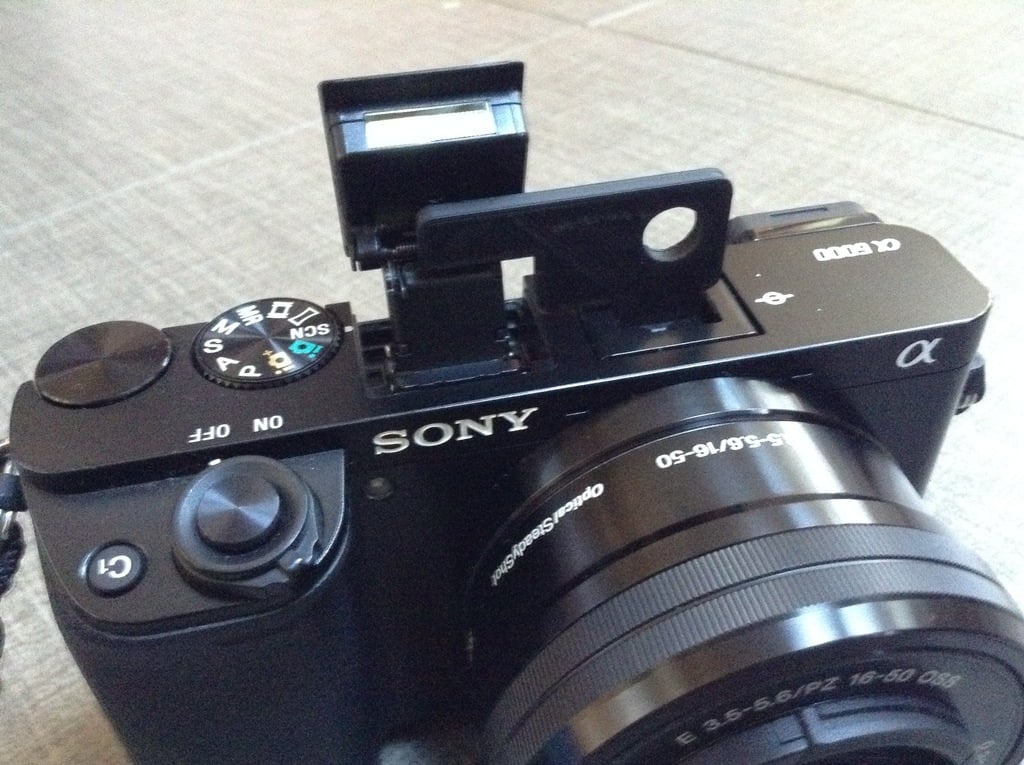 Supporto per flash rimbalzante per fotocamera Sony A6000