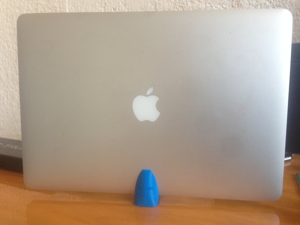 Supporto per MacBook Pro Retina da scrivania