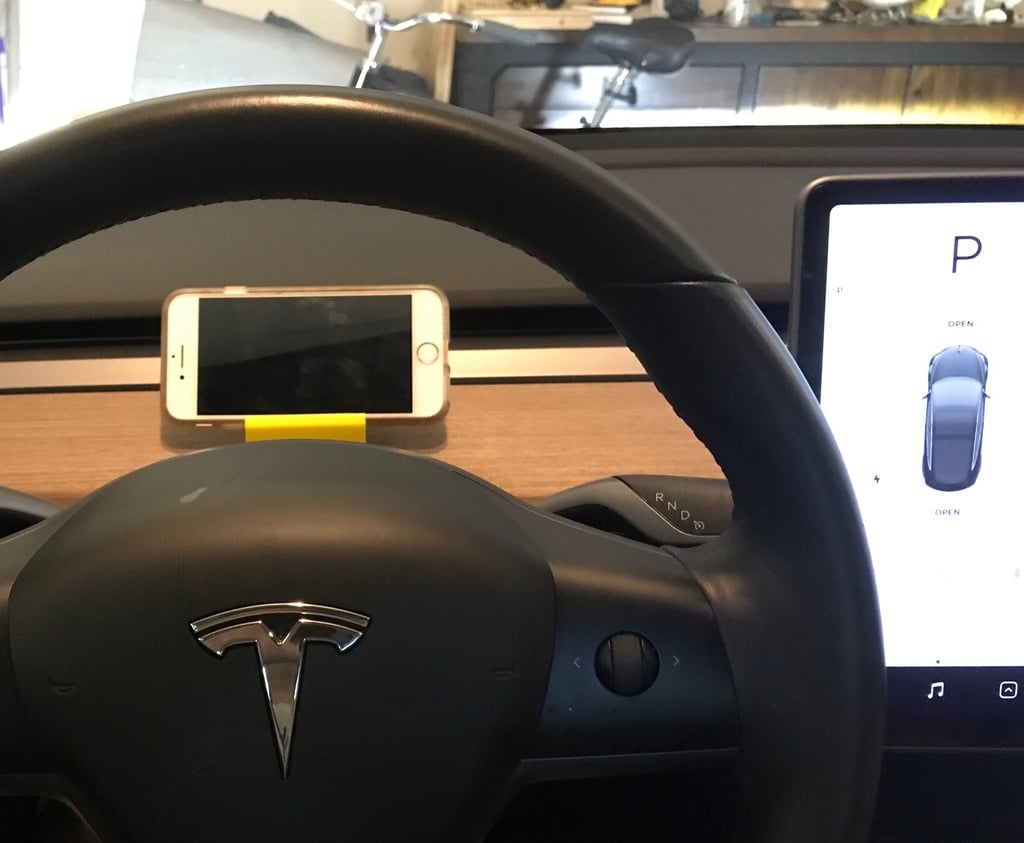 Supporto per telefono con clip a valvola Tesla modello 3