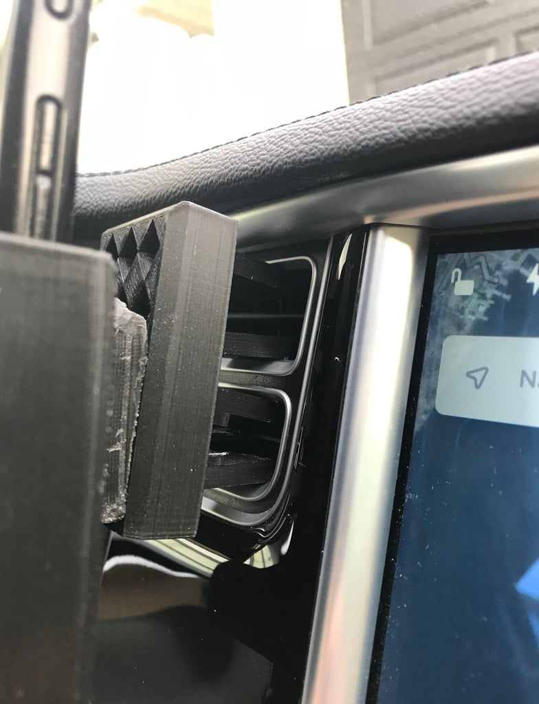 Supporto per telefono con attacco CA per Pixel 2 XL con protezione antiurto Rhinoshield in una Tesla Model S