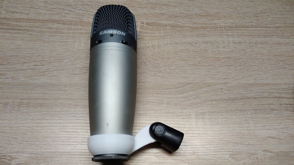 Sostituzione del supporto per microfono Samson C03U