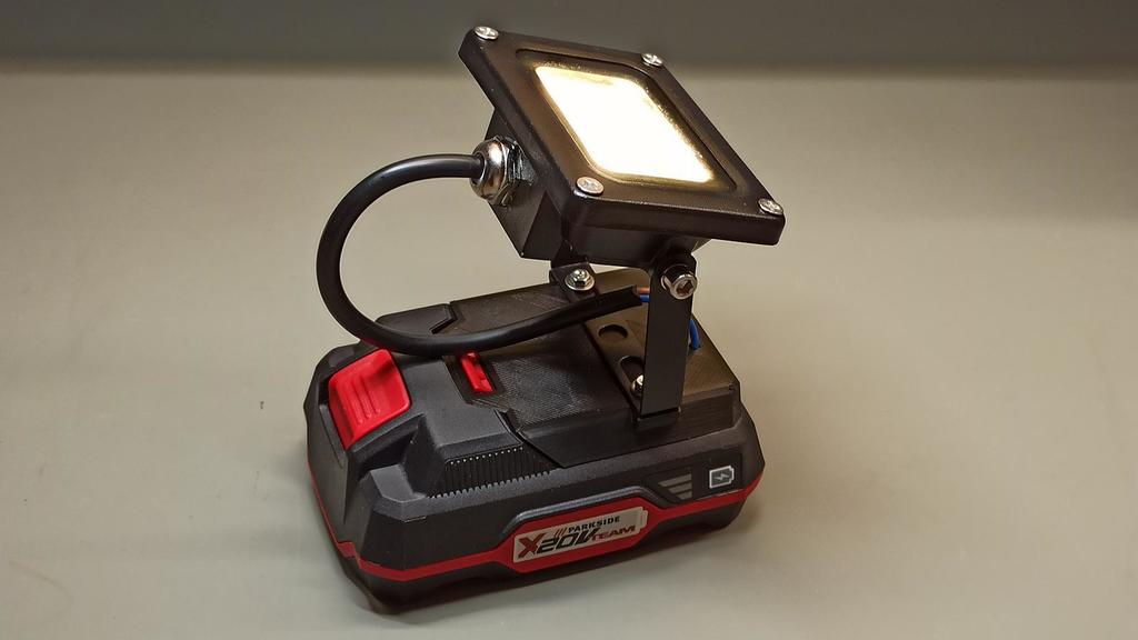 Parkside X20V Team LED 10W Proiettore / Lampada da lavoro per campeggio e officina