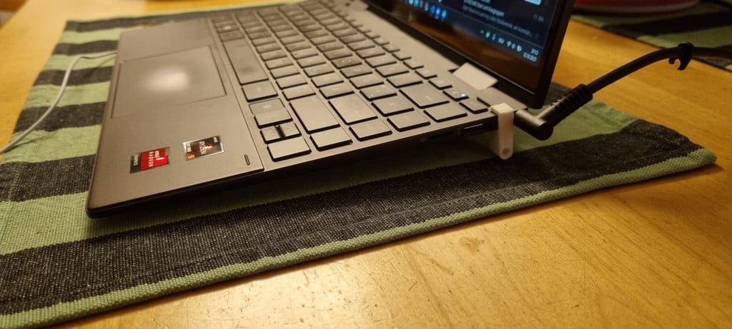 Supporto per laptop HP Envy x360 con effetto di raffreddamento
