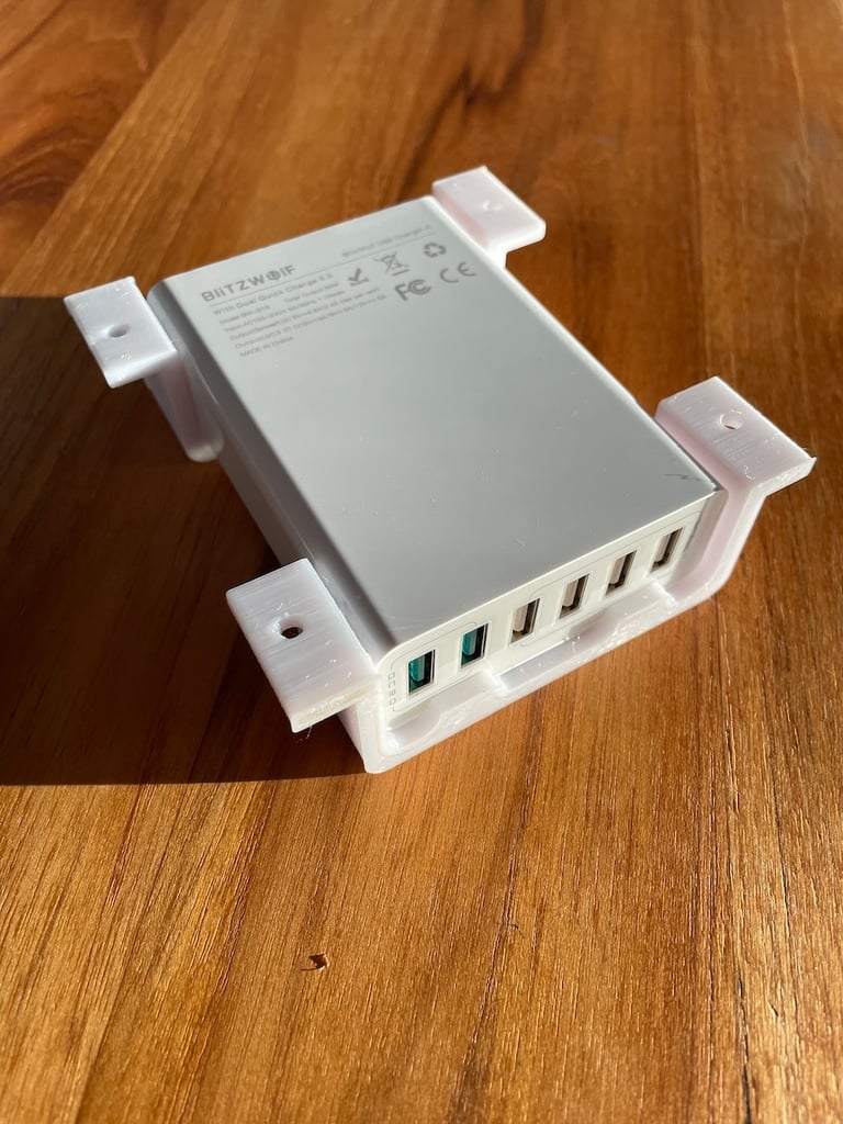 Unità caricabatterie USB BlitzWolf da montare sotto la scrivania