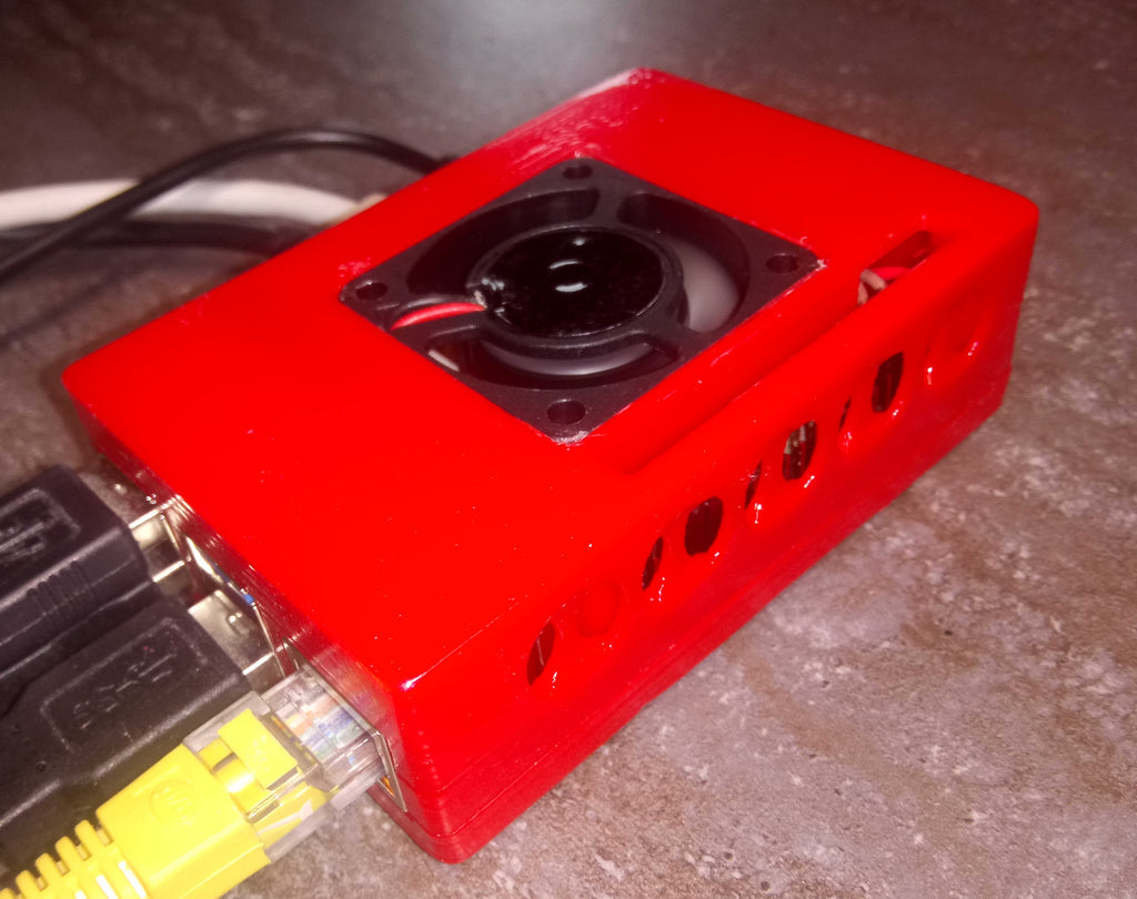 Contenitore per Raspberry Pi 4 con pulsante e ventola