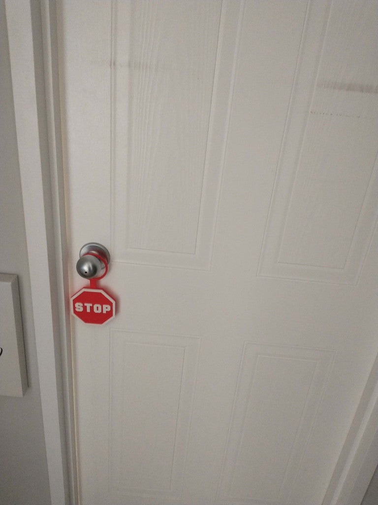 Pannello della maniglia della porta con segnale &quot;Stop&quot; per segretezza e sorpresa