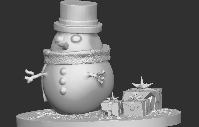 Decorazione natalizia con piccolo pupazzo di neve