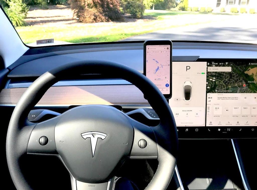 Supporto per schermo Tesla Model 3 per telefono e presa pop con sfera da 17 mm