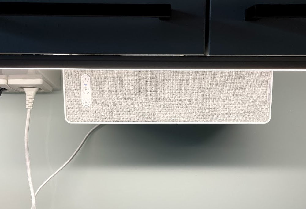 Staffa per il montaggio dell&#39;altoparlante Ikea Symfonisk sotto il mobile della cucina